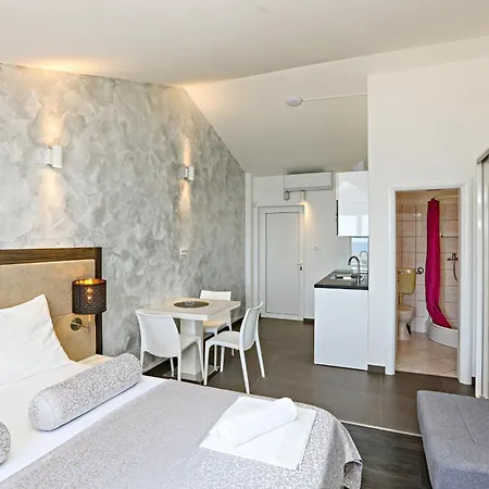 Studio Zecevo Rtic 8366a Апартаменты Рогозница