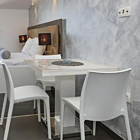 Appartement Zecevo Rtic 8366a Rogoznica (Sibenik-Knin)