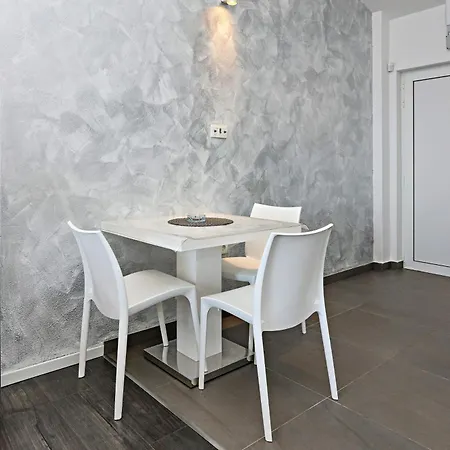 Studio Zecevo Rtic 8366a * Рогозница