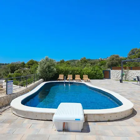 Zecevo Rtic 8366a شقة *