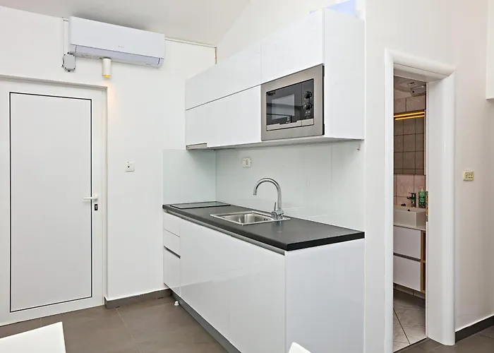 Zecevo Rtic 8366a Rogoznica (Sibenik-Knin)