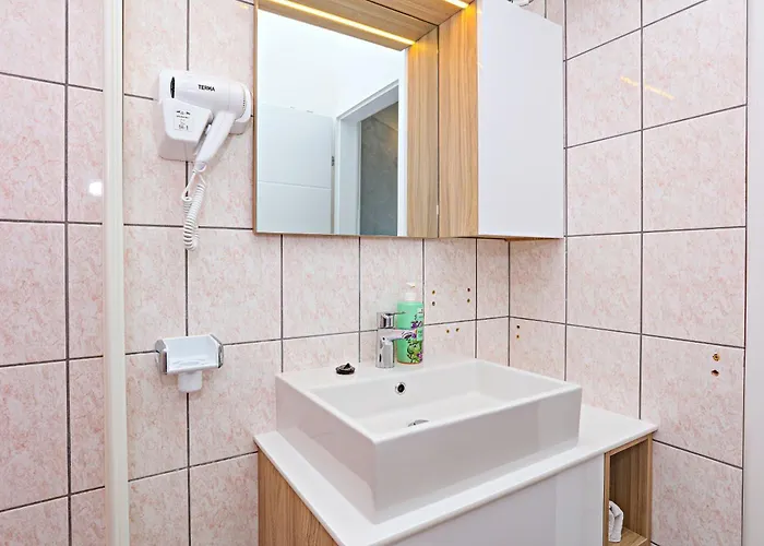 Zecevo Rtic 8366a Appartement