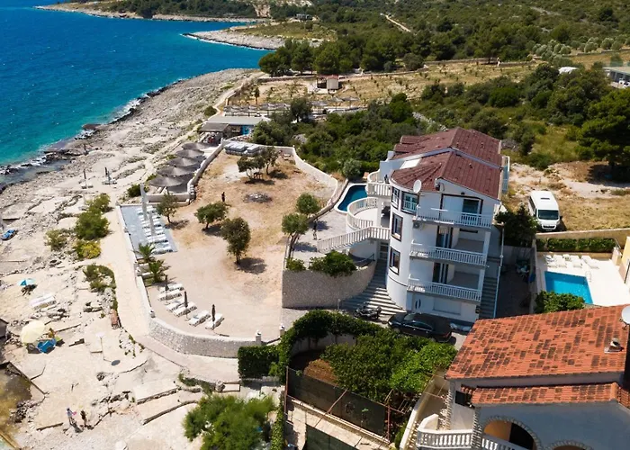 公寓 Zecevo Rtic 8366a