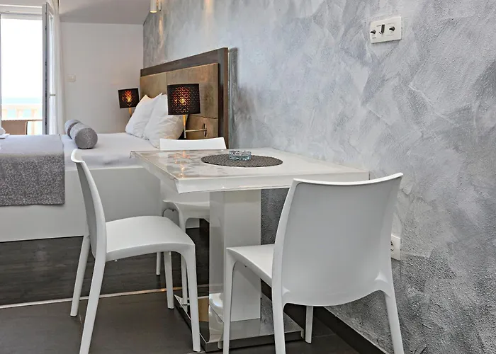 公寓 Zecevo Rtic 8366a 罗戈兹尼察